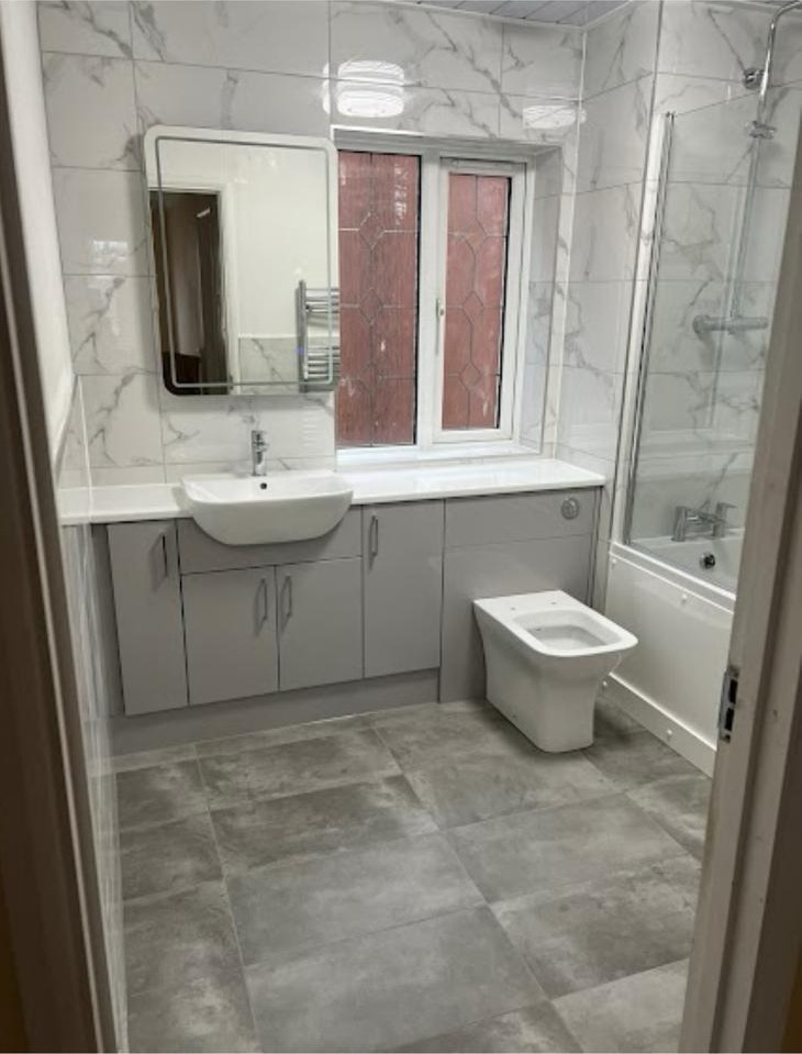 Fully fitted bathroom completed in Luton, Bedfordshire